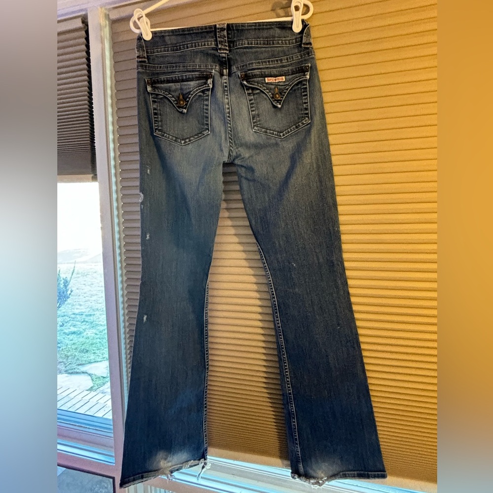 Hudson Woman’s Jeans size 29 mid rise distressed.